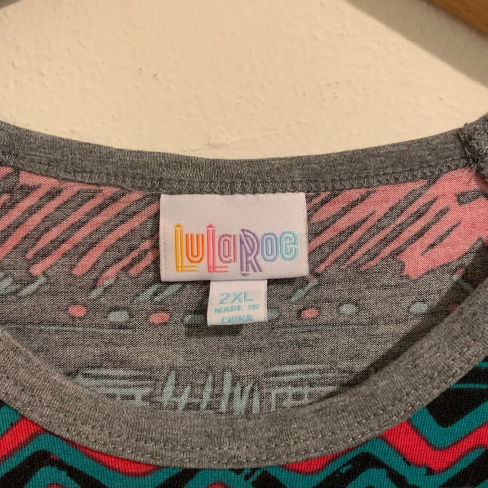 LulaRoe Randy Top - Picture 3 of 4